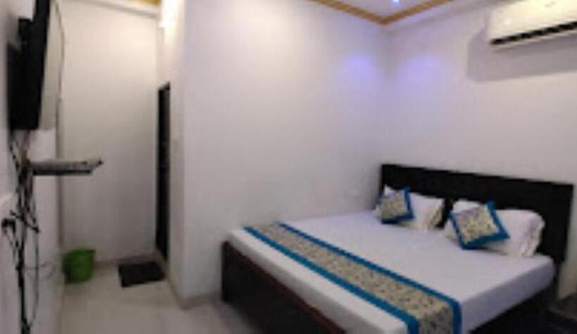 בית מלון כפרי Yash,dehri