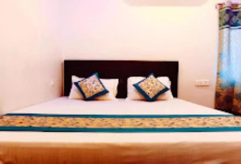 Hotel Yash,dehri