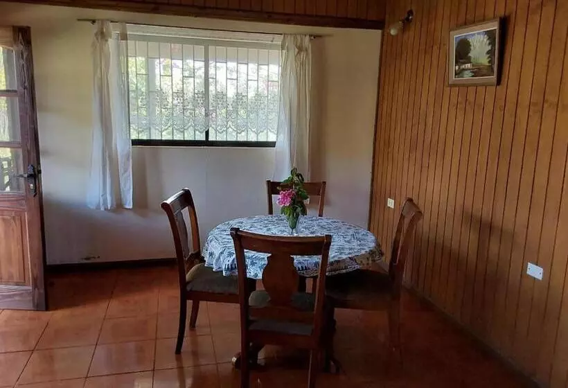 Majatalo Te Ra A Travel   Cabaña Equipada