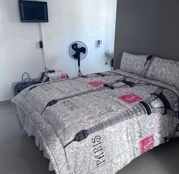 ペンション Tshipako Guesthouse