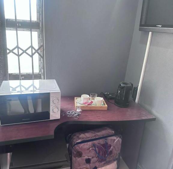 ペンション Tshipako Guesthouse