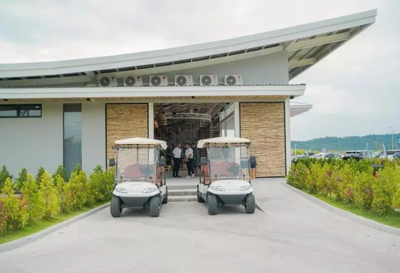 リゾートホテル Summer Bay Beach Club & Cabins Sihanoukville By Preference