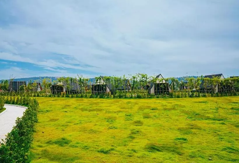 リゾートホテル Summer Bay Beach Club & Cabins Sihanoukville By Preference