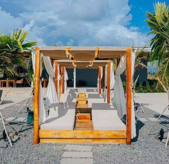 リゾートホテル Summer Bay Beach Club & Cabins Sihanoukville By Preference
