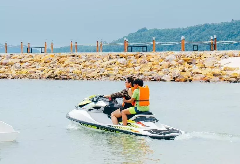 リゾートホテル Summer Bay Beach Club & Cabins Sihanoukville By Preference