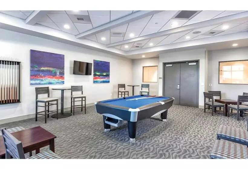 A Luxury Condo Awaits You At The Desert Blue, Moments From The Strip   Special Offer Now!