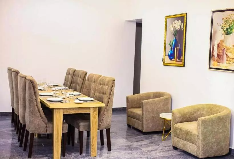 تختخواب و صبحانه 4 Bedroom Villa Marina Duplex Guzape