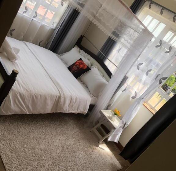 تختخواب و صبحانه White House Apartment