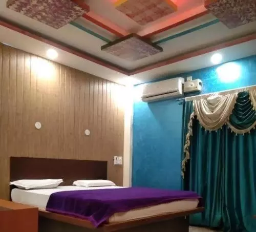 ホテル Adh Hira Palace