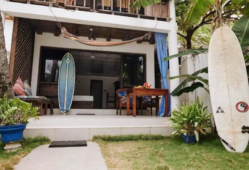 ホテル Arugambay Surf Resort