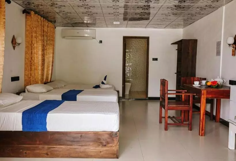 ホテル Arugambay Surf Resort