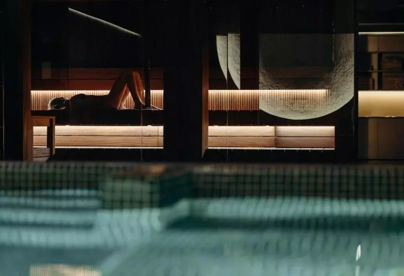 هتل Monist Boutique By Spa Vilnius