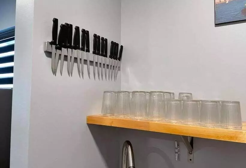 Hotelli Yacht One Family Suite Near Hidden Valley Ski