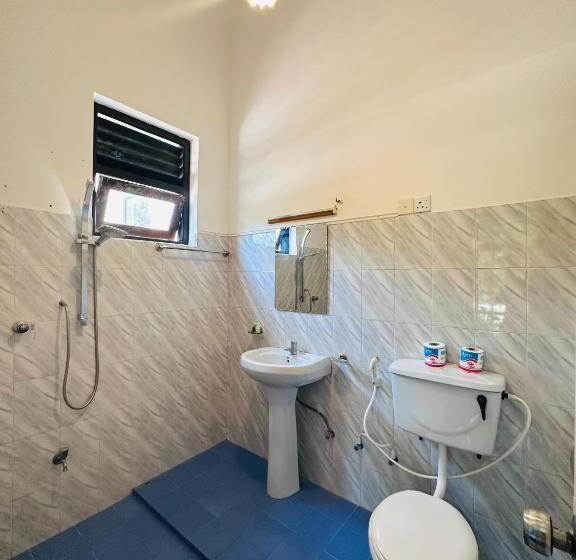 Отель Surf N Spice   Hiriketiya