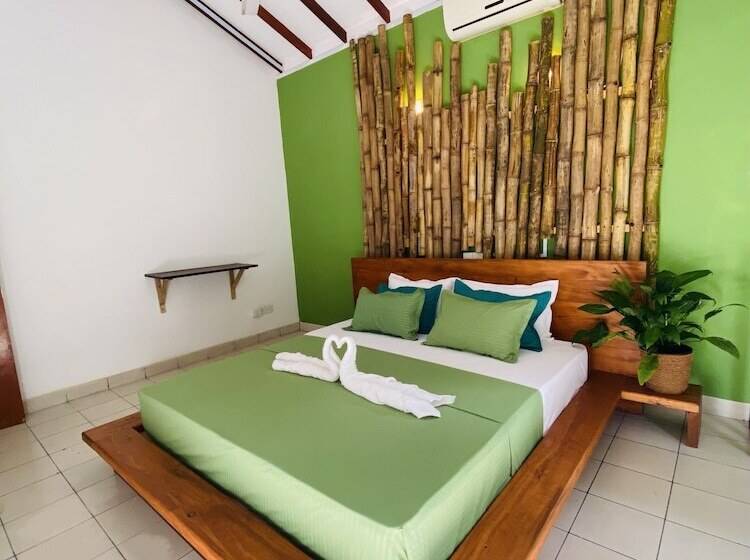 Отель Surf N Spice   Hiriketiya