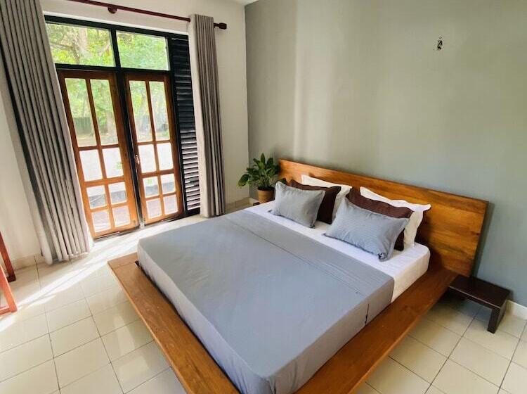 Отель Surf N Spice   Hiriketiya