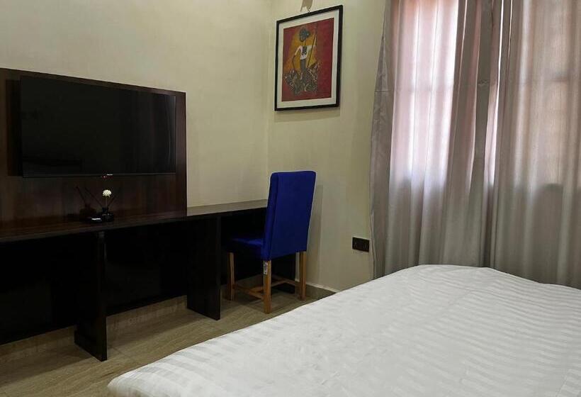 هتل The Neat Place