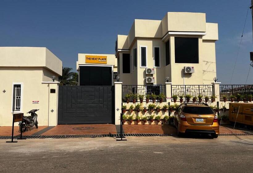 هتل The Neat Place