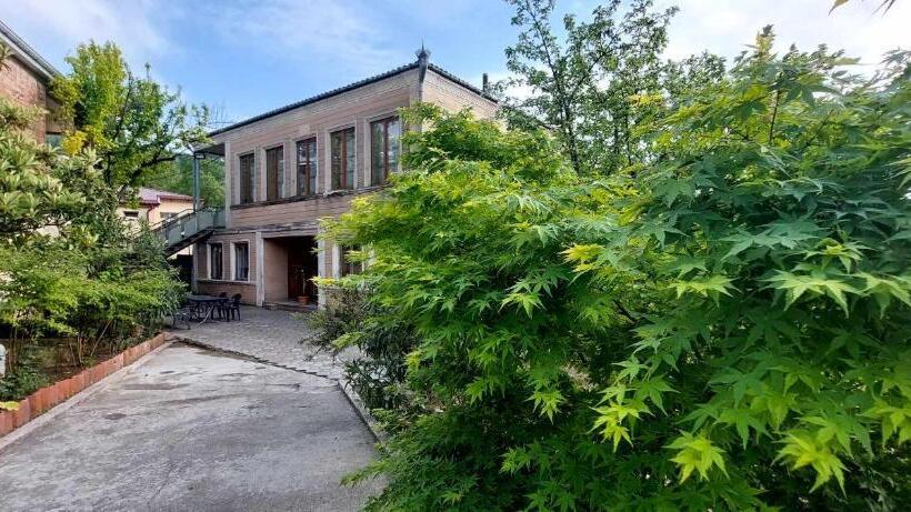 پانسیون Dadu S Gelati