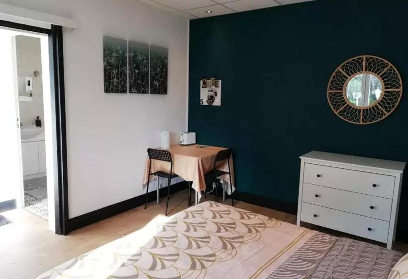 ペンション Studio, Petit Déjeuner Inclus, 20min Beauval