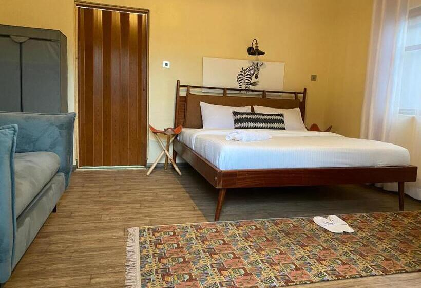 استراحتگاه Emirishoi Cottages And Garden Bistro