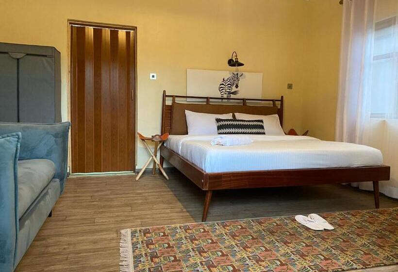 استراحتگاه Emirishoi Cottages And Garden Bistro