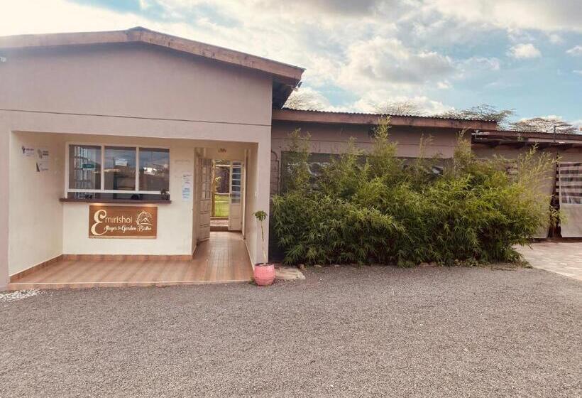 استراحتگاه Emirishoi Cottages And Garden Bistro