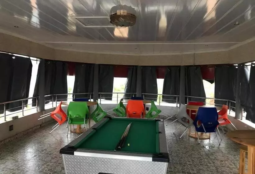 Kapselihotelli New Waves Accommodation & Liquor