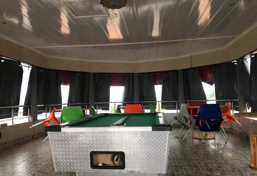 Kapselihotelli New Waves Accommodation & Liquor
