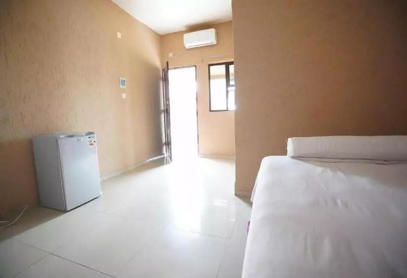 Kapselihotelli New Waves Accommodation & Liquor