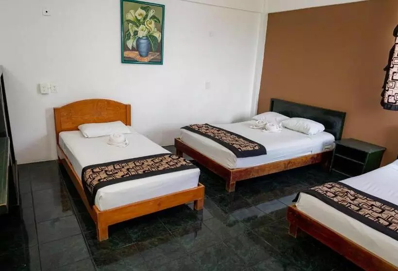 هتل Las Palmas Cancún Centro