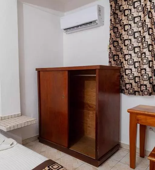 هتل Las Palmas Cancún Centro