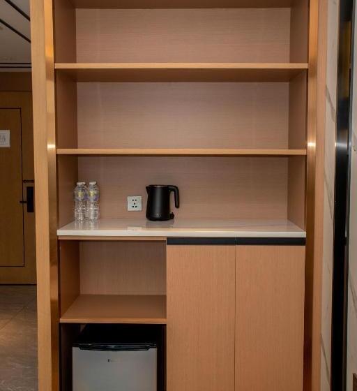 هتل Lc International