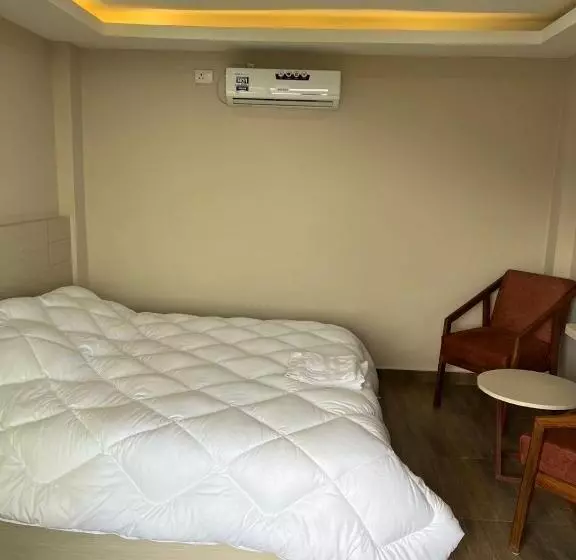 هتل Nagarjun Palace