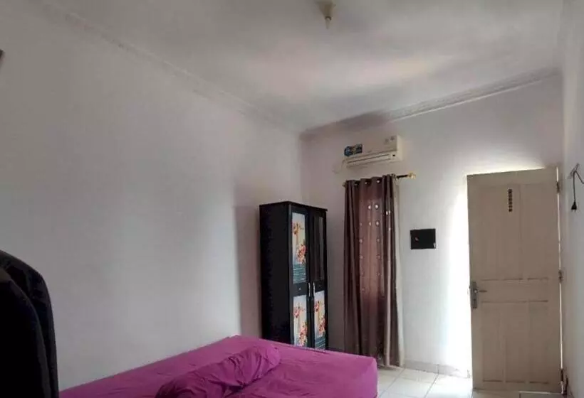 ホテル Oyo 93252 Garuda Bandara Guesthouse