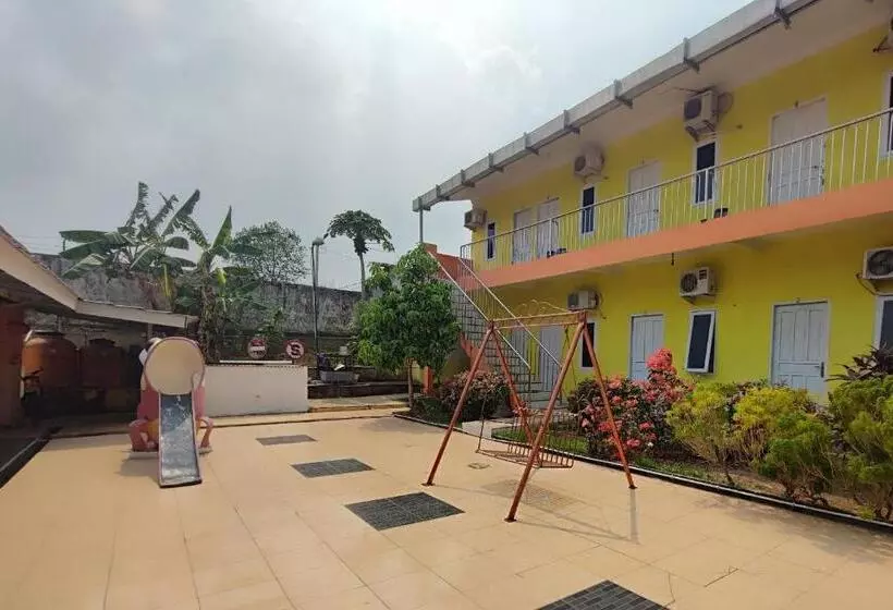 ホテル Oyo 93252 Garuda Bandara Guesthouse
