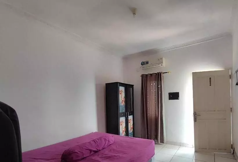 ホテル Oyo 93252 Garuda Bandara Guesthouse