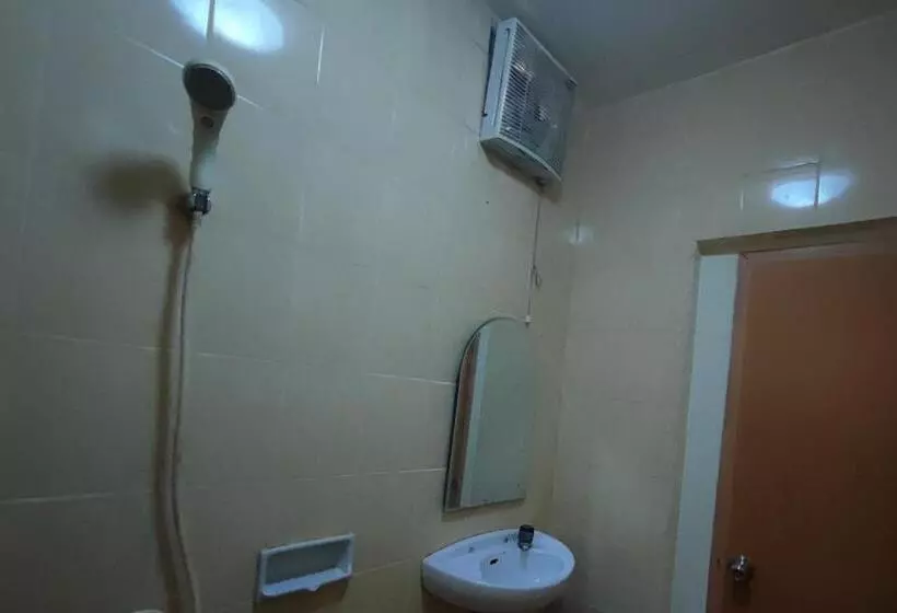 ホテル Oyo 93252 Garuda Bandara Guesthouse