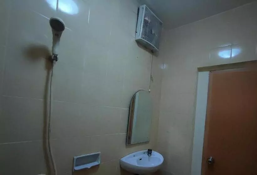 ホテル Oyo 93252 Garuda Bandara Guesthouse