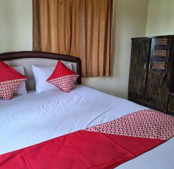 Hotelli Oyo 93280 Villa Efita