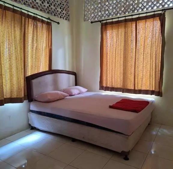 Hotelli Oyo 93280 Villa Efita