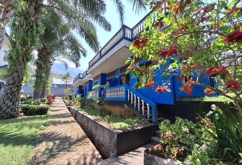 Hotel Oyo 93280 Villa Efita