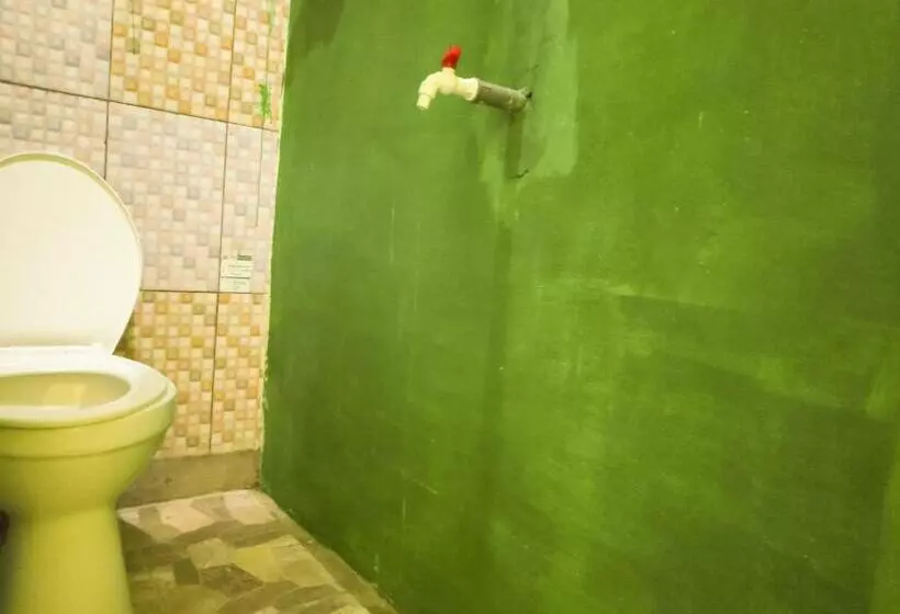 Hotelli Reddoorz Near Pelabuhan Ajibata Parapat