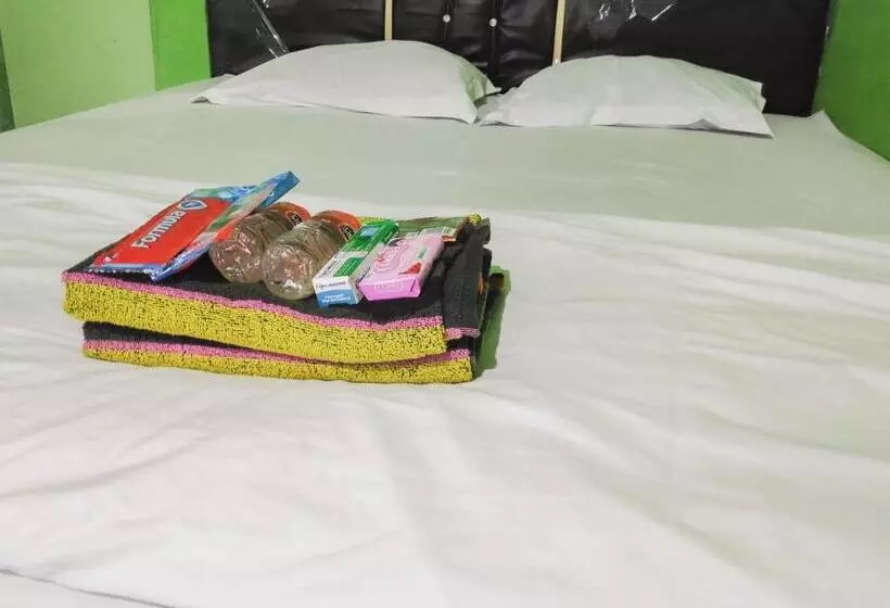 Hotelli Reddoorz Near Pelabuhan Ajibata Parapat