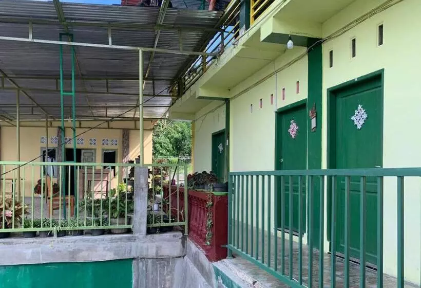 Hotelli Reddoorz Near Pelabuhan Ajibata Parapat