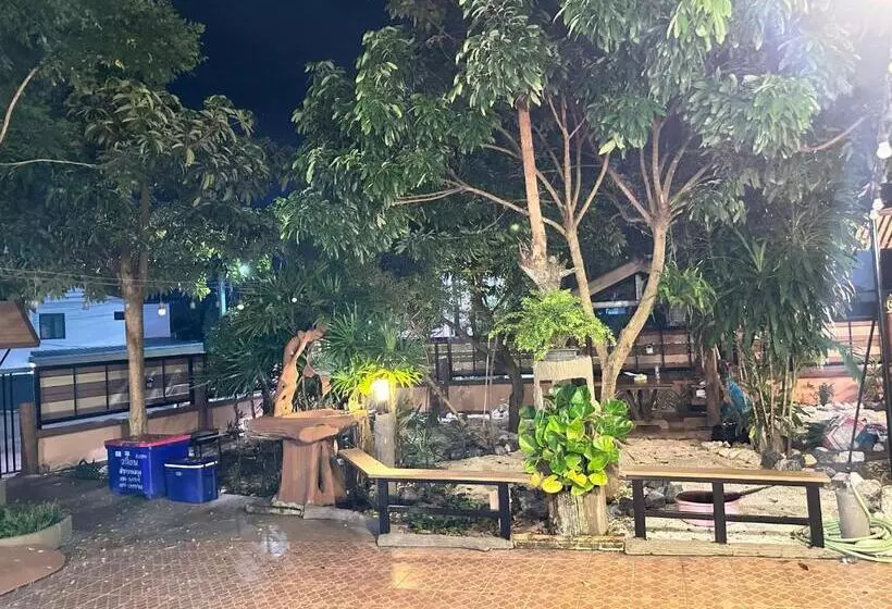 ペンション ดราก้อน พูลวิลล่า บ้านสวนพัทยา