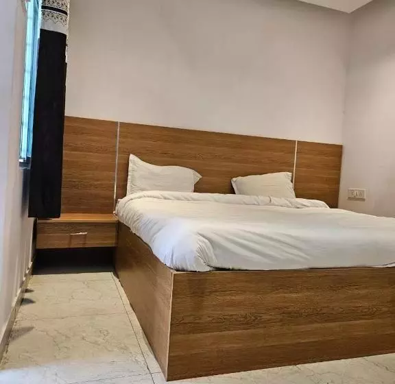 Resort Vrindavan Suites