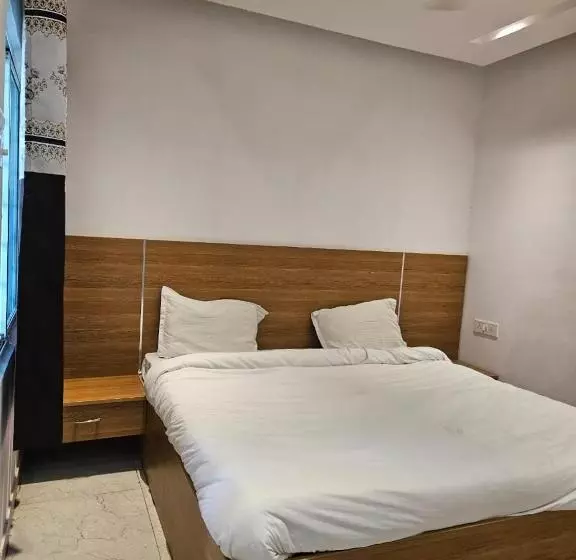 Resort Vrindavan Suites