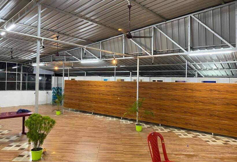 הוסטל Sai Anjali Convention