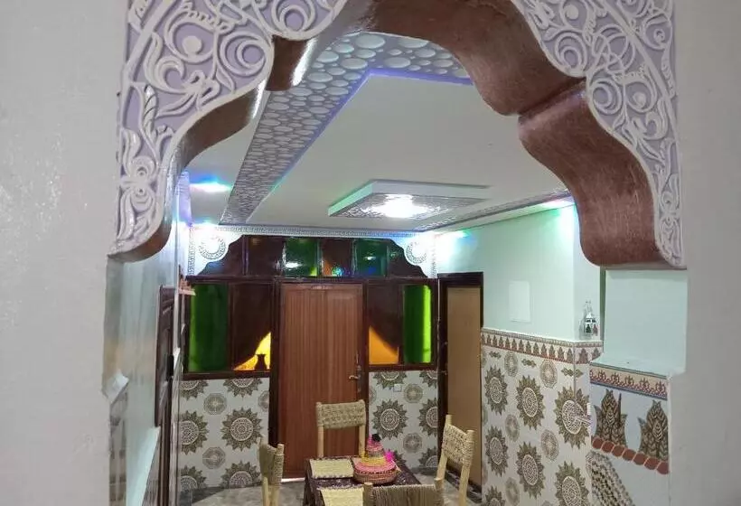 Aamiaismajoitus (B&B) Gite Akswal Amssakrou